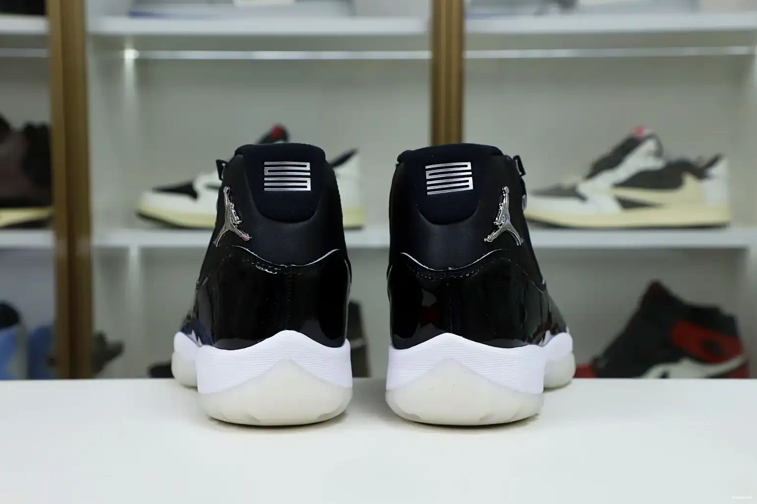 JORDAN AIR Kimikick RETRO 11   25TH 'JUBILEE 0611